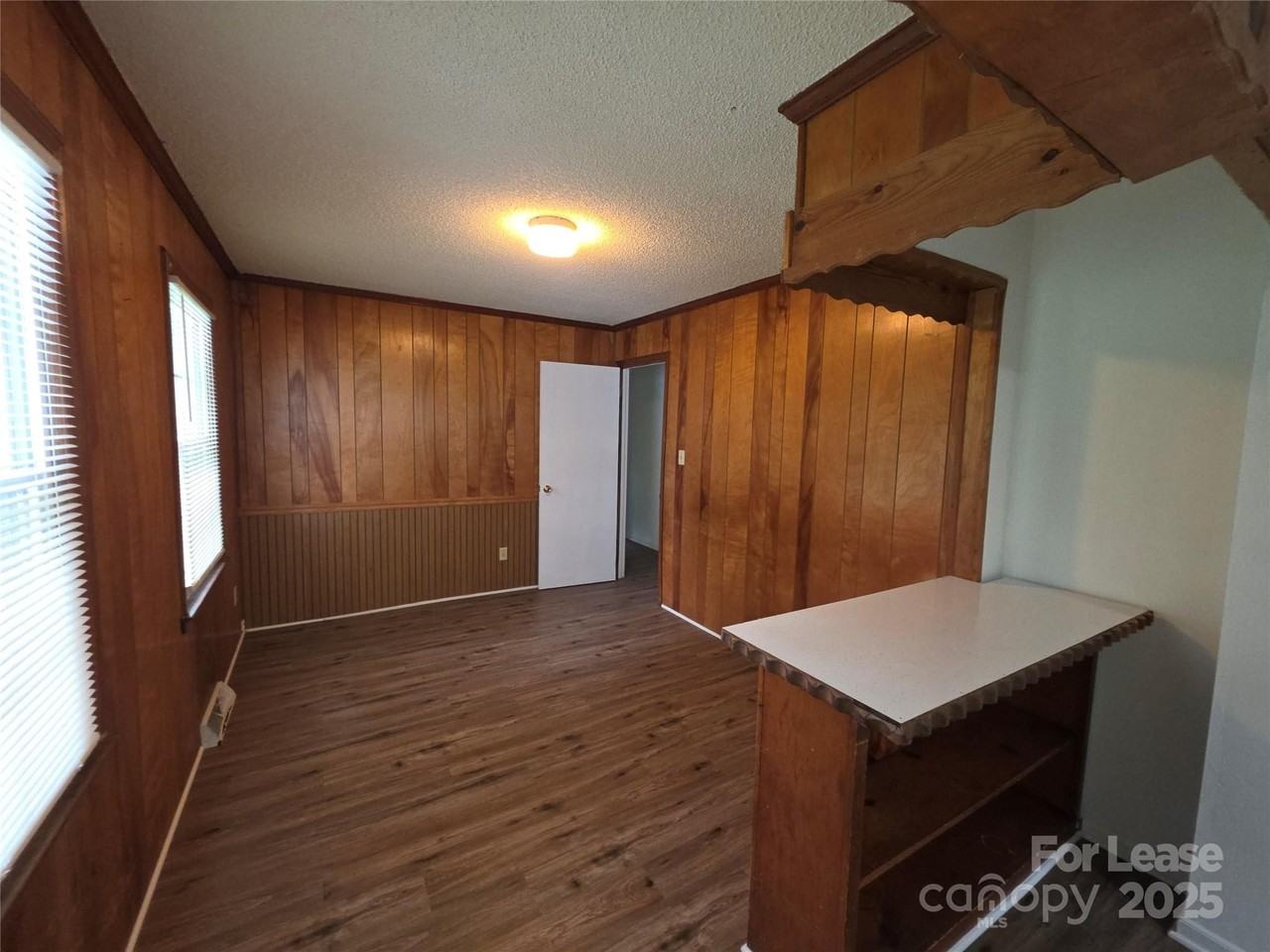 6501 Barrington Dr - Photo 5 of 17