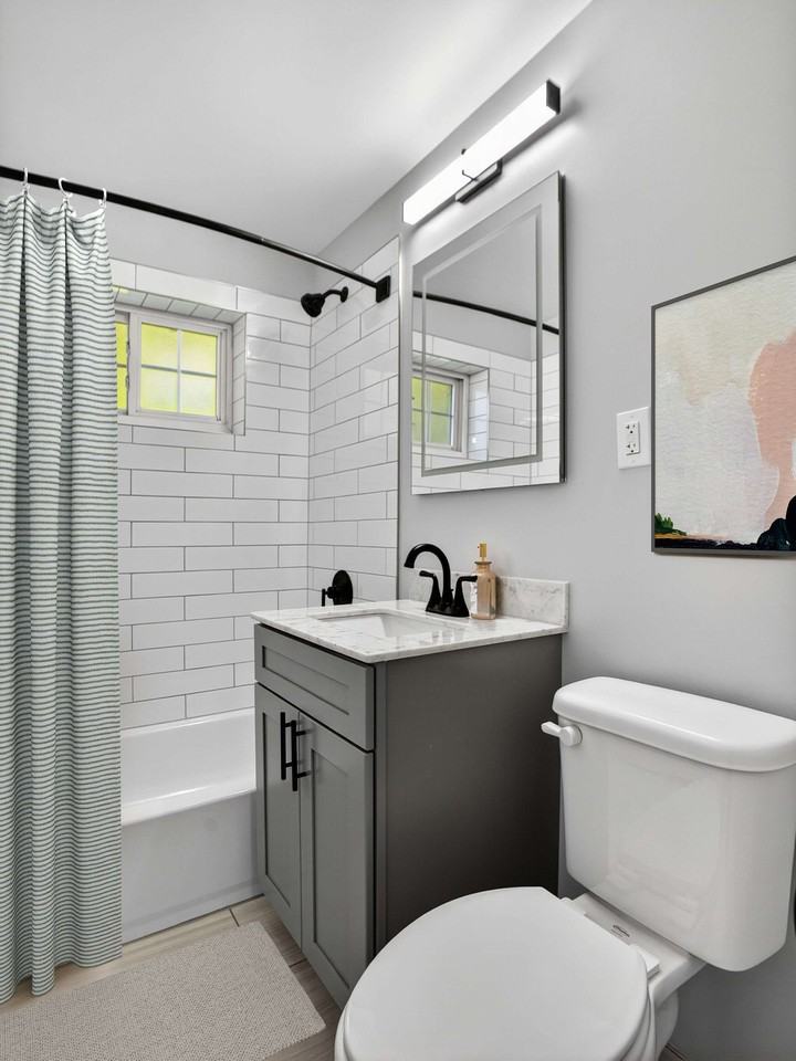 Eagle Rock Apartments at Carle Place - Photo 5 of 13