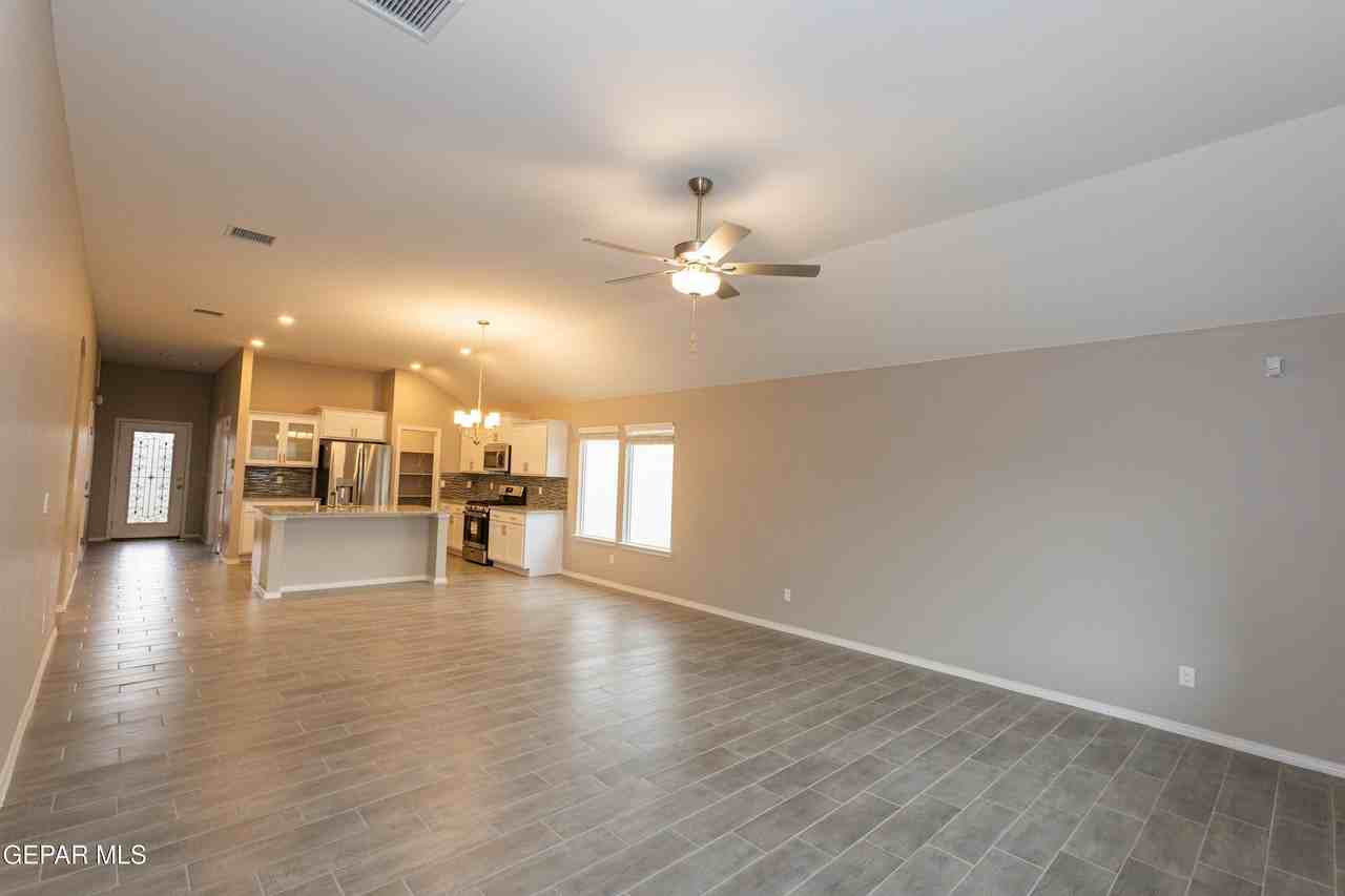 1217 Golden Summer Ct - Photo 5 of 10