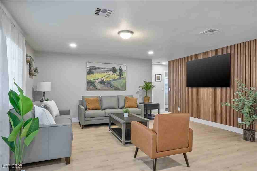 6990 W Richmar Ave - Photo 6 of 40