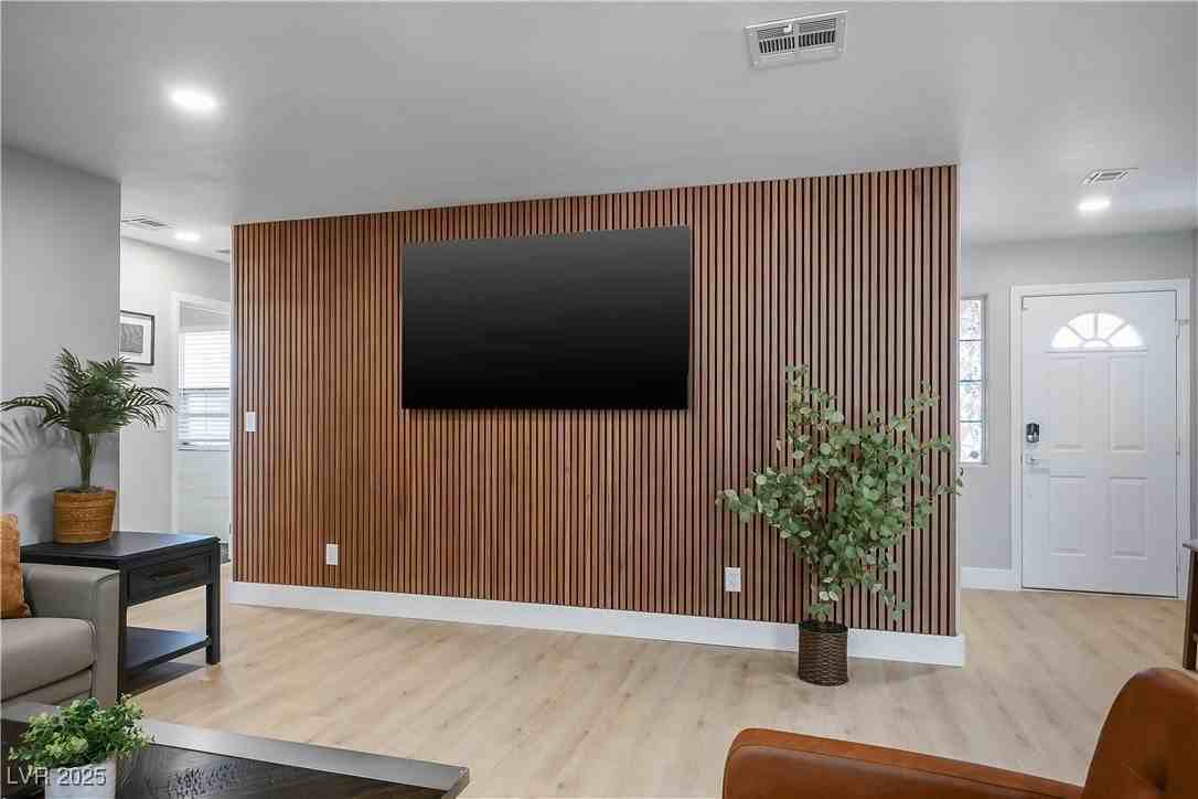 6990 W Richmar Ave - Photo 7 of 40