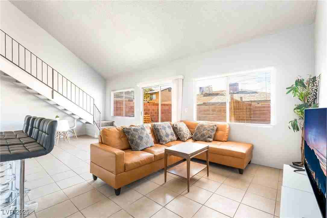 4409 Shalimar Ave - Photo 4 of 30