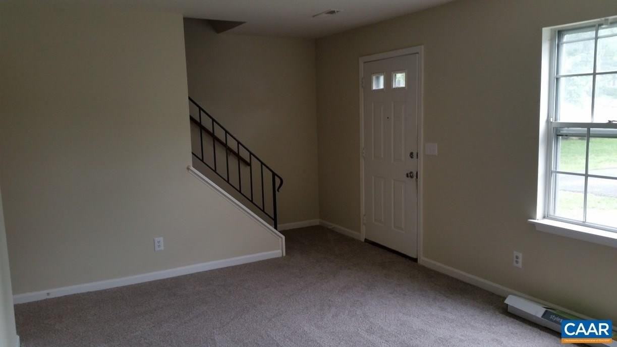 1640 Townwood Ct - Photo 3 of 11