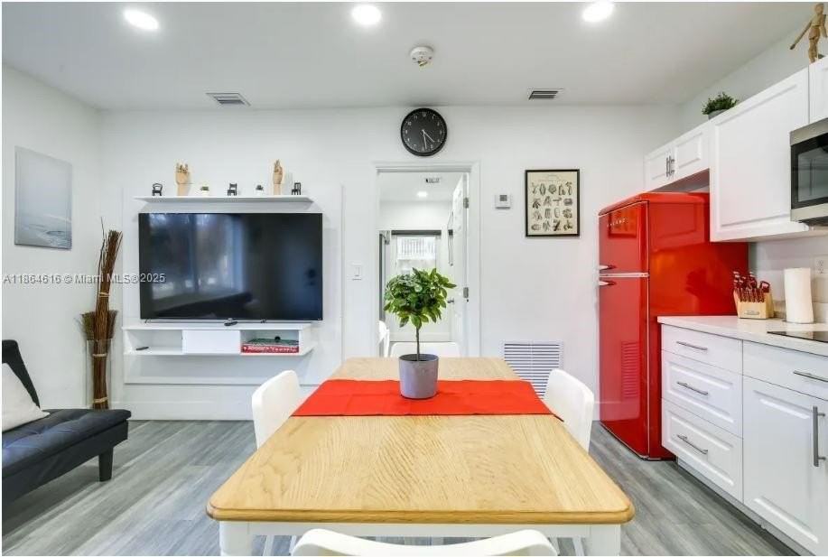 17001 Ne 20th Ave #1 - Photo 5 of 14