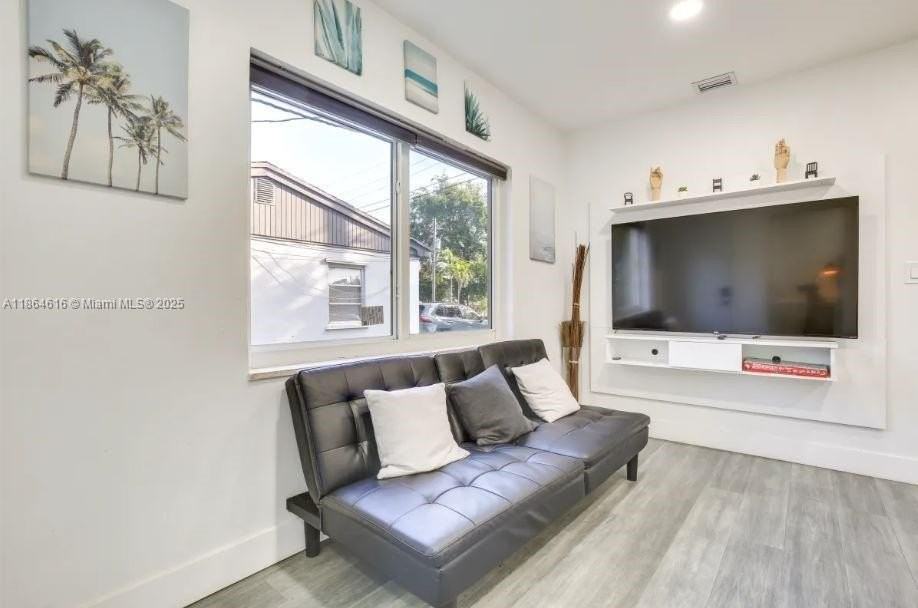 17001 Ne 20th Ave #1 - Photo 7 of 14