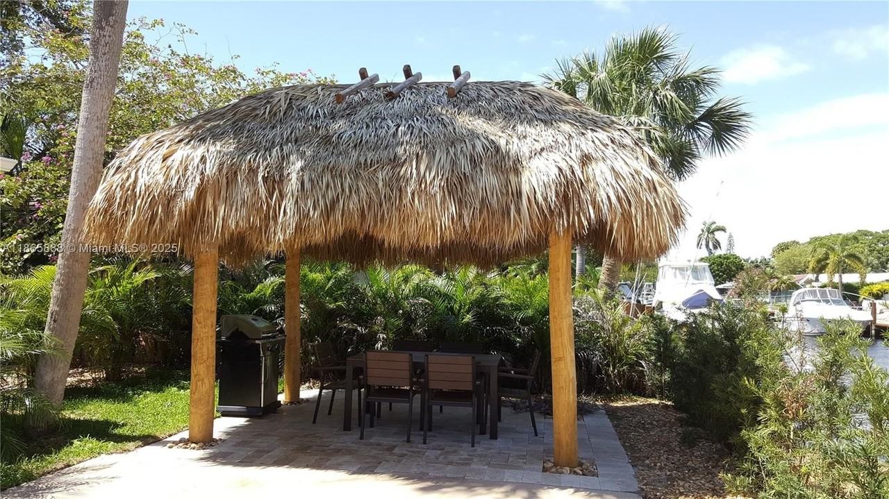 2349 Se 12th St - Photo 5 of 18