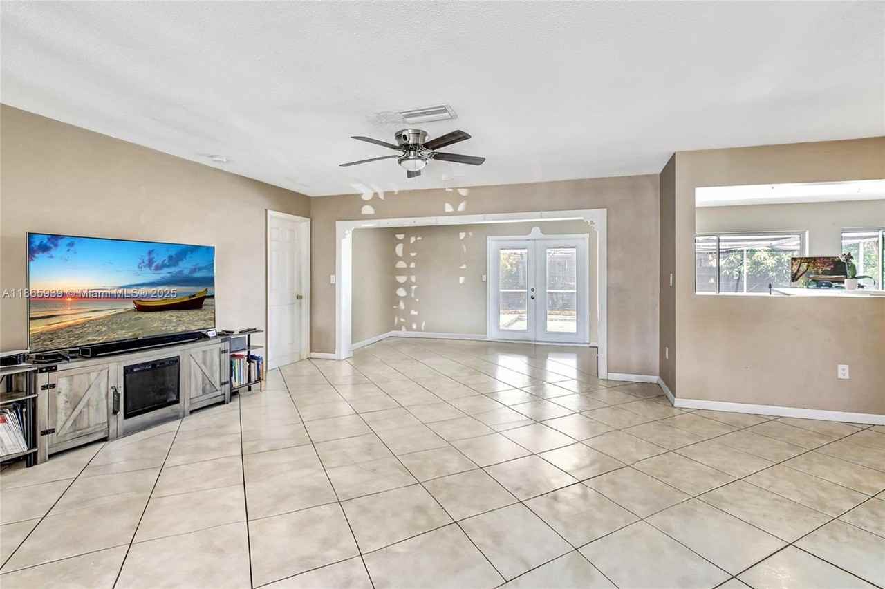 6729 Camelia Dr #0 - Photo 5 of 13