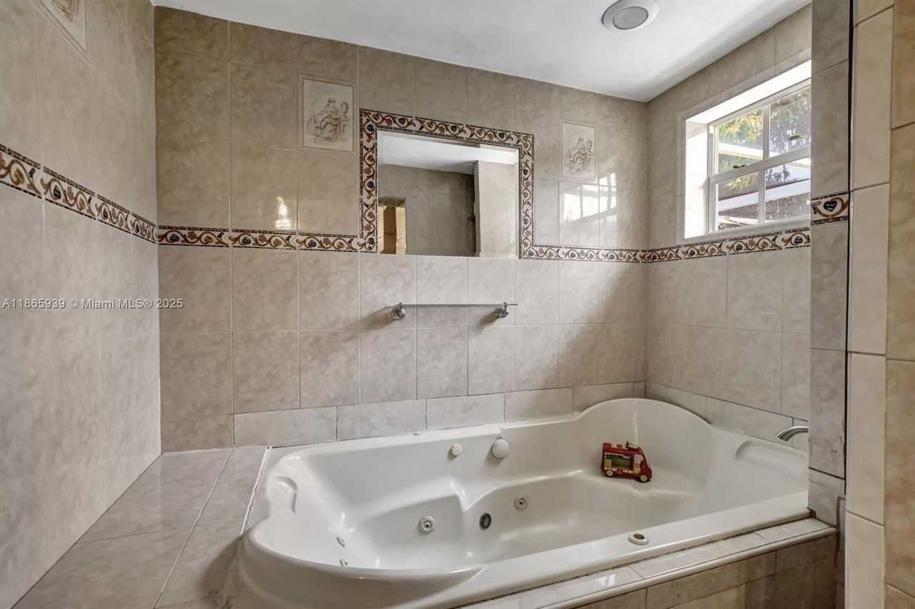 6729 Camelia Dr #0 - Photo 7 of 13