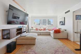 1881 Washington Ave #7F - Photo 1 of 1