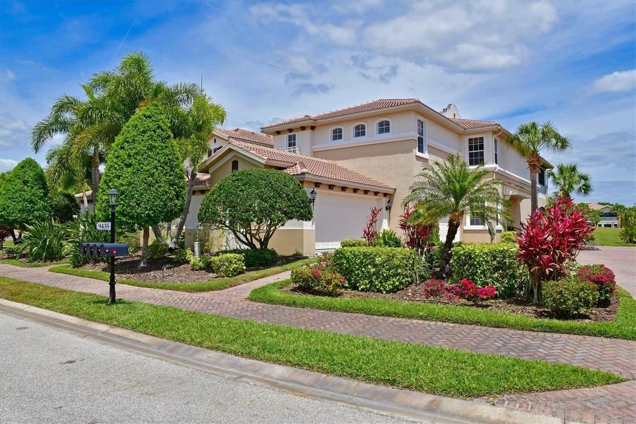 9435 Discovery Terrace #202D - Photo 6 of 46