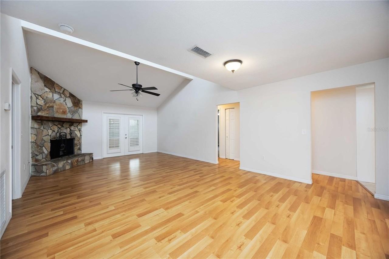 4148 Lancaster Dr - Photo 4 of 40