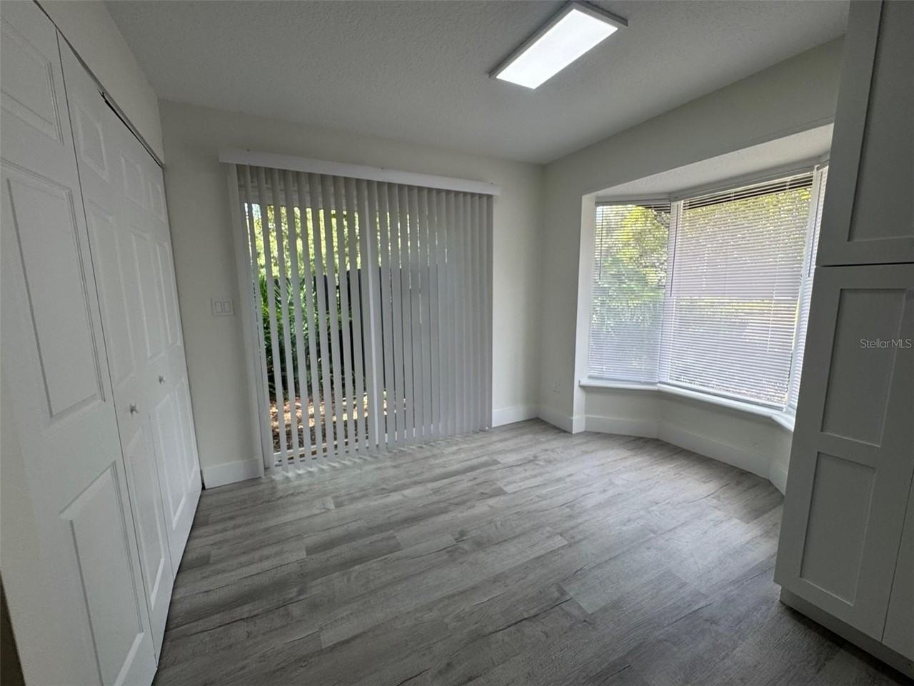 475 Blue Bird St - Photo 3 of 13