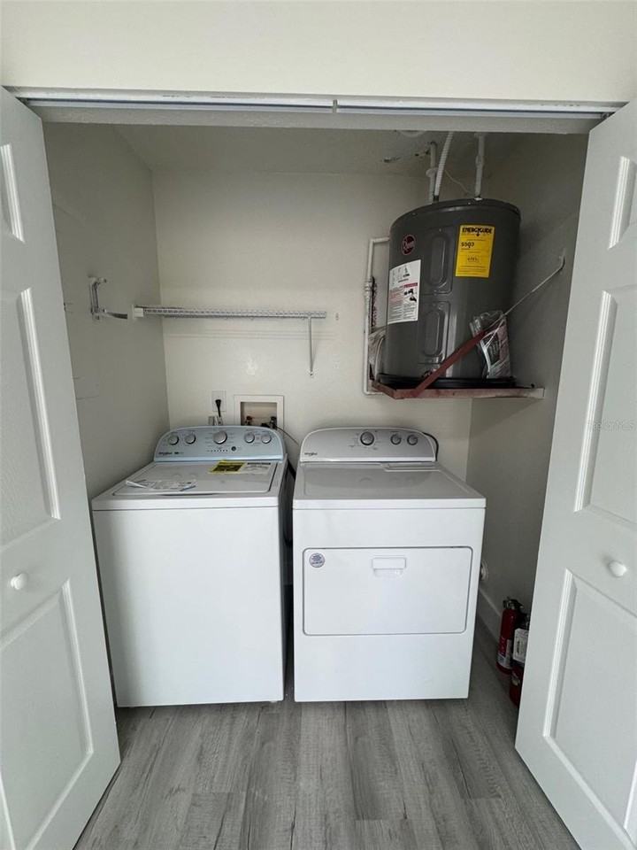 475 Blue Bird St - Photo 5 of 13