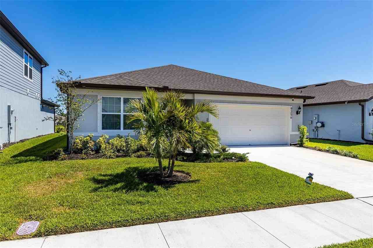 9256 Royal River Cir - Photo 3 of 38