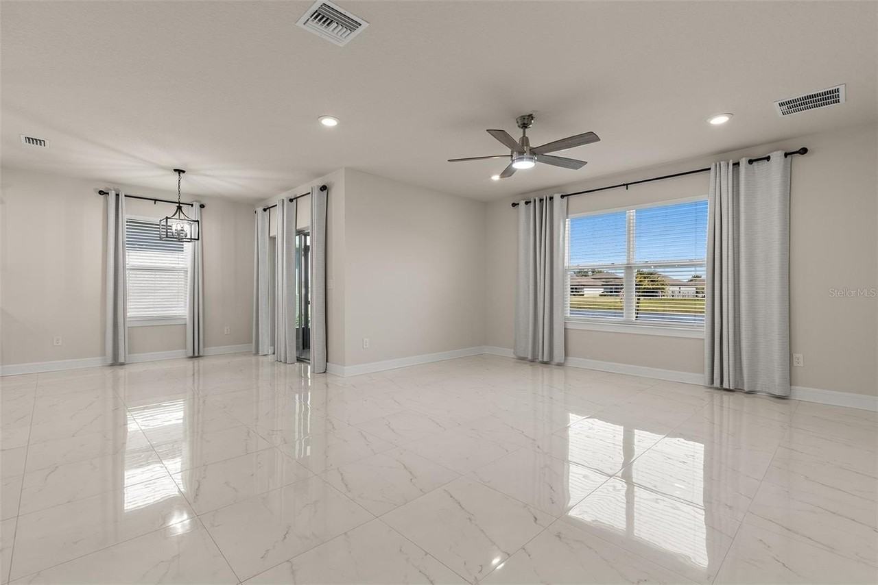 9256 Royal River Cir - Photo 6 of 38