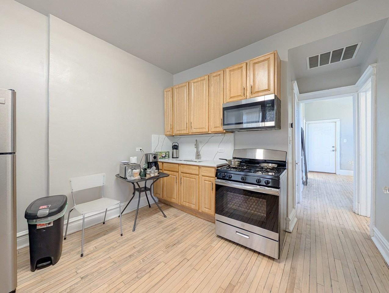 2838 West Roosevelt Road #3R - Photo 4 of 23