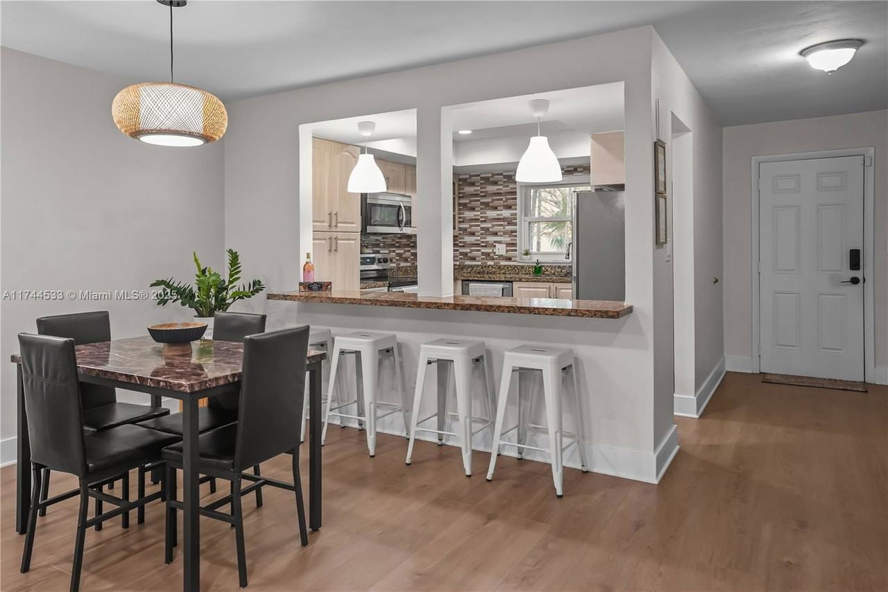 9015 Sw 96th Ave - Photo 7 of 8