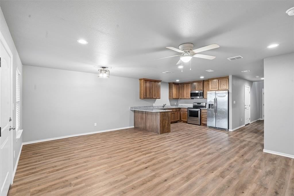 129 Abbey Park Ct - Photo 6 of 32