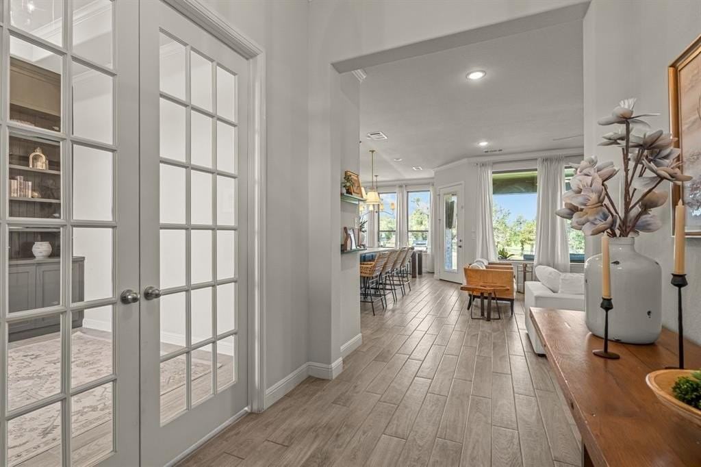 381 Oak Meadow Ln - Photo 4 of 40