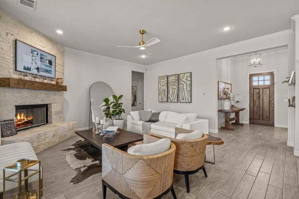 381 Oak Meadow Ln - Photo 7 of 40