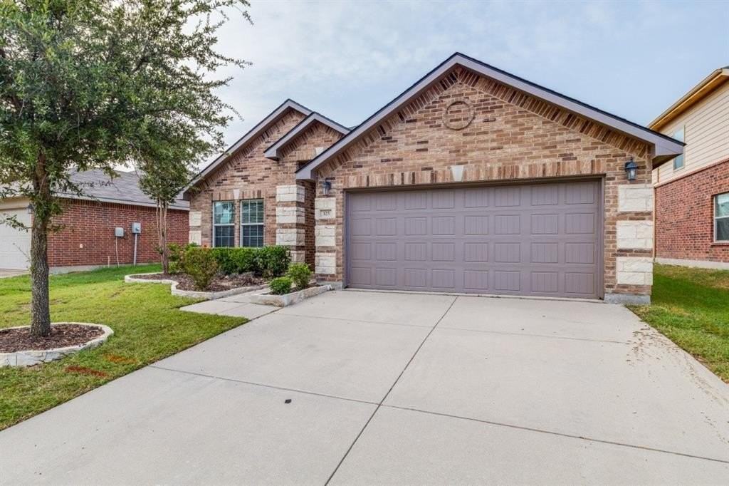 325 Chalkstone Dr - Photo 2 of 12