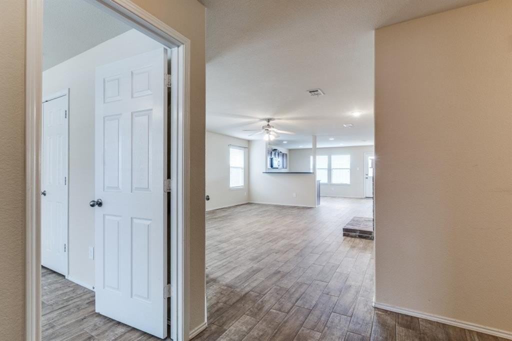 325 Chalkstone Dr - Photo 4 of 12