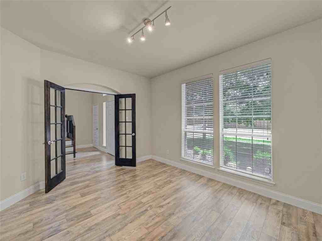 1034 Pelican Dr - Photo 4 of 37