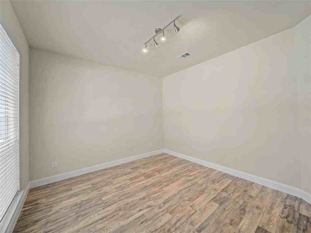 1034 Pelican Dr - Photo 5 of 37