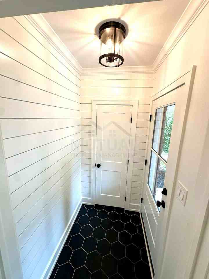 18346 Beverly Rd - Photo 3 of 8