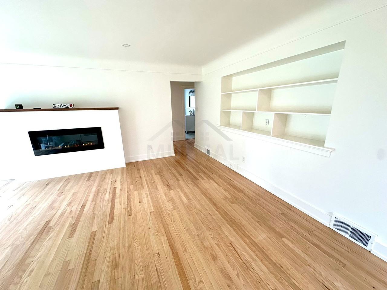 18346 Beverly Rd - Photo 4 of 8