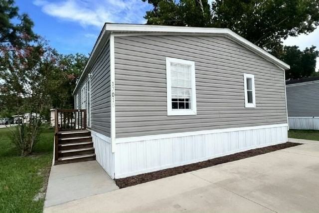 1701 Daffodil Ave #328