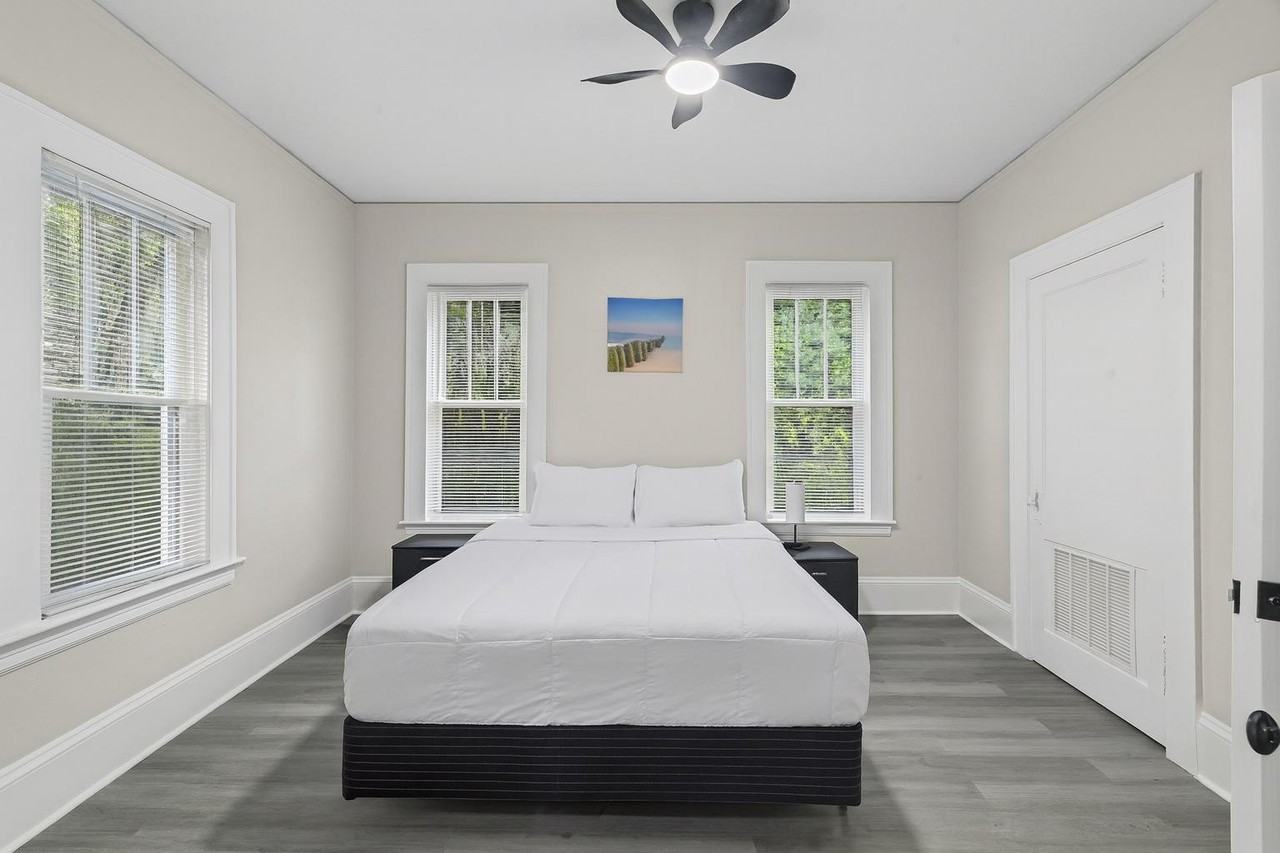 E 27th St - Photo 7 of 21