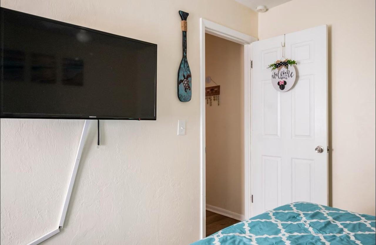 Xavier Ave N - Photo 6 of 8