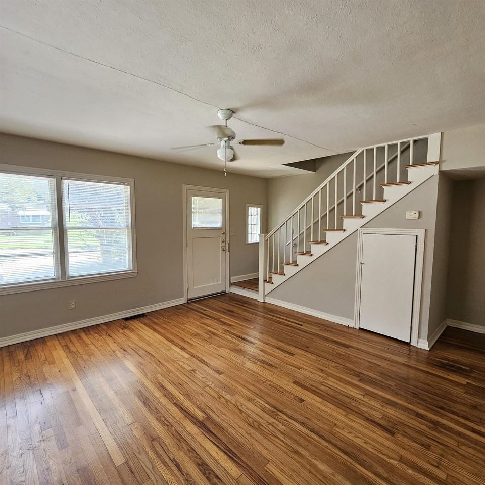 124 S Franklin Blvd - Photo 7 of 27