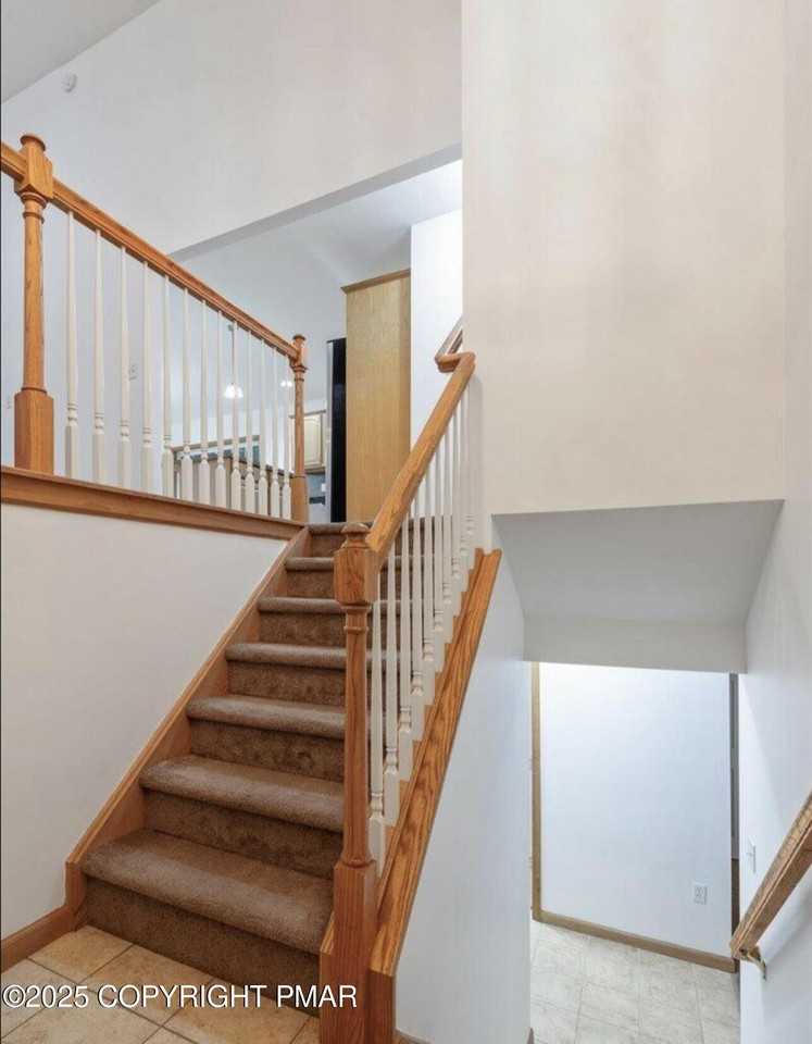 25 Hunter Ln - Photo 3 of 16