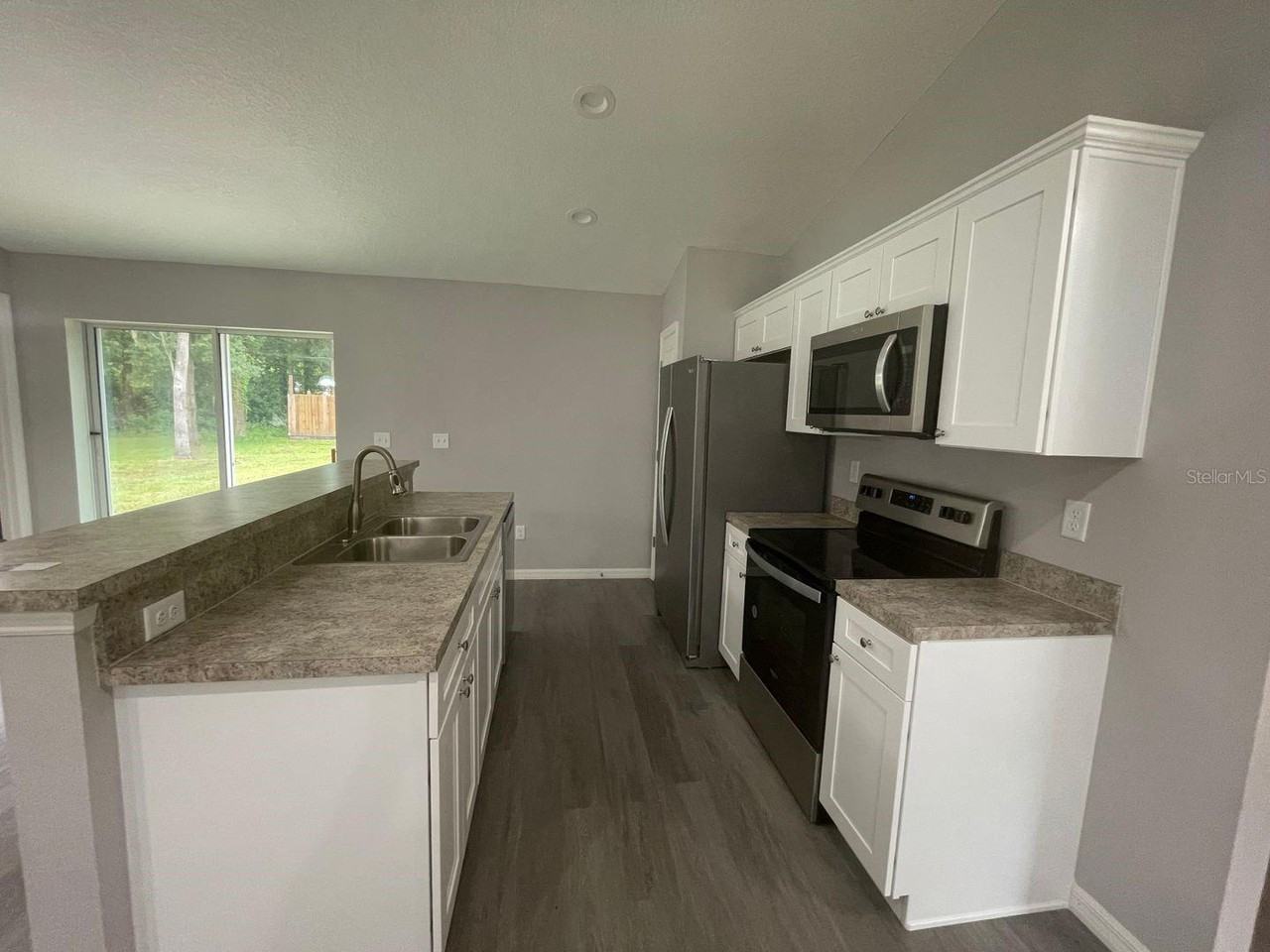 6044 Nw 65th Pl - Photo 3 of 12