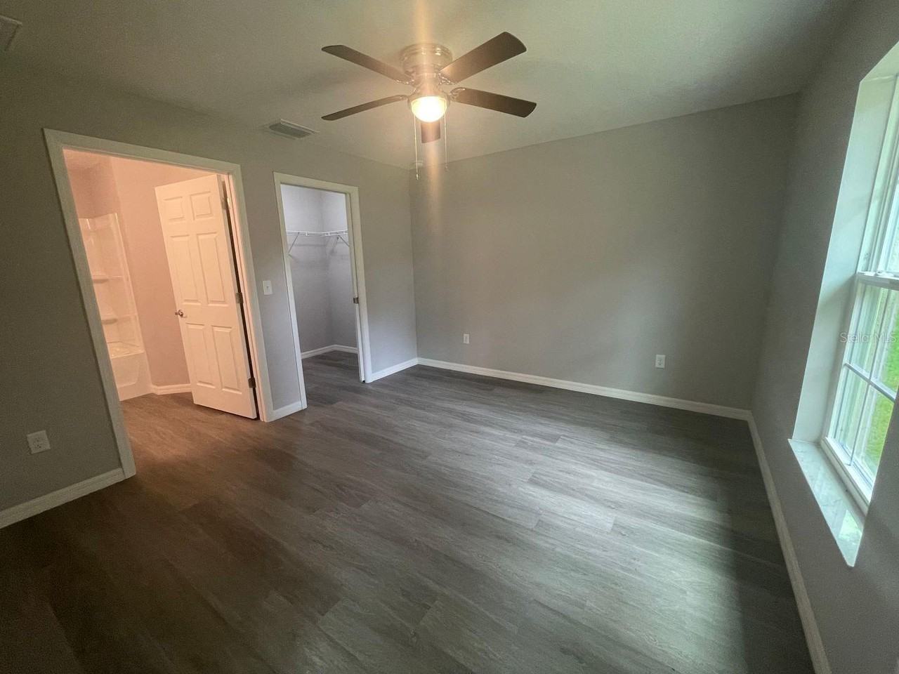 6044 Nw 65th Pl - Photo 4 of 12