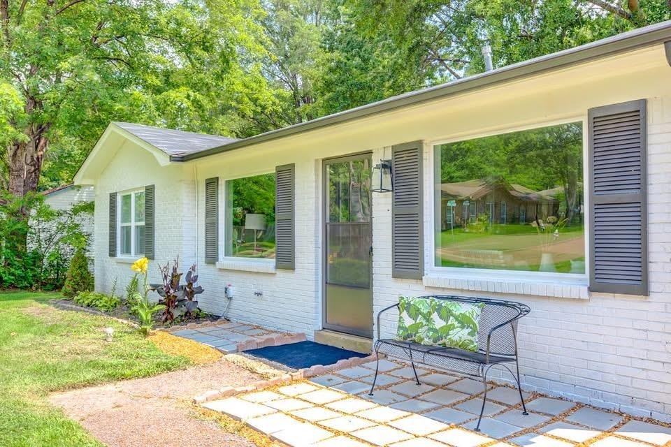 491 Ginny Ln - Photo 2 of 12