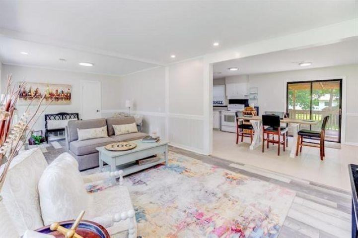 491 Ginny Ln - Photo 4 of 12