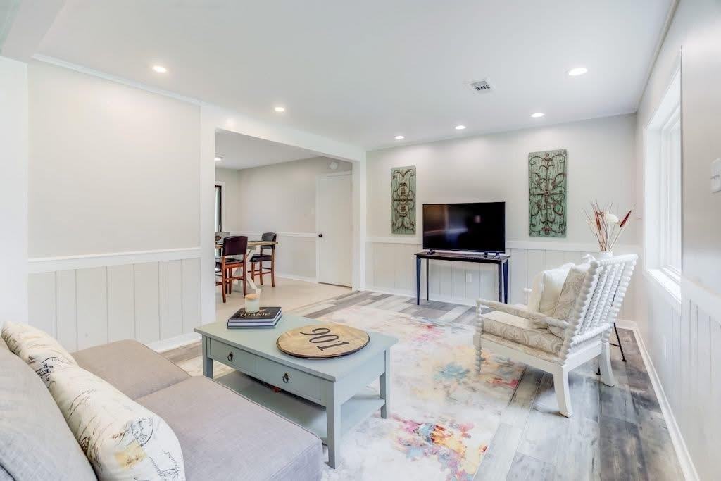 491 Ginny Ln - Photo 7 of 12