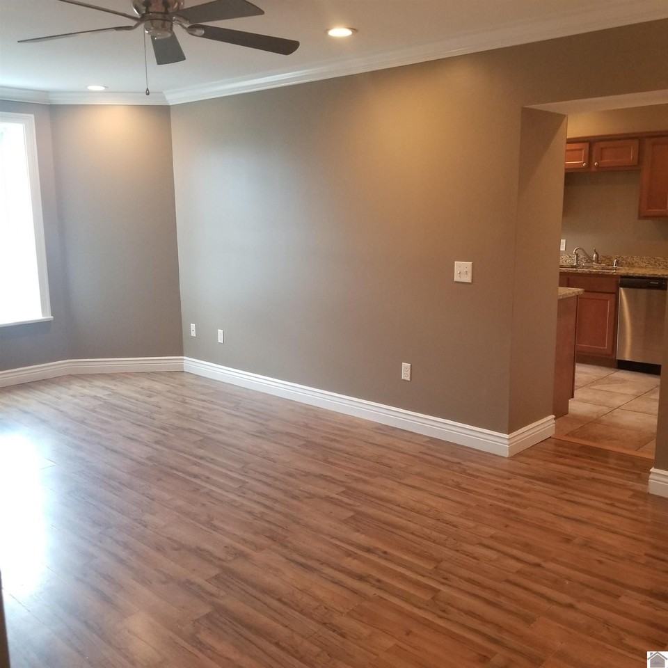 301 Maple St Apt H #H - Photo 4 of 19