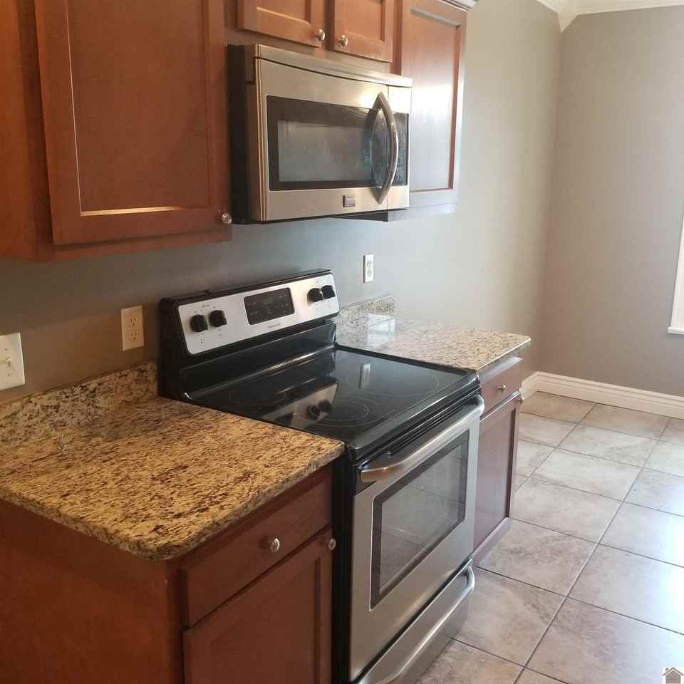 301 Maple St Apt H #H - Photo 6 of 19