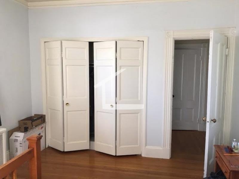 4 Woodstock Ave #2 - Photo 3 of 7