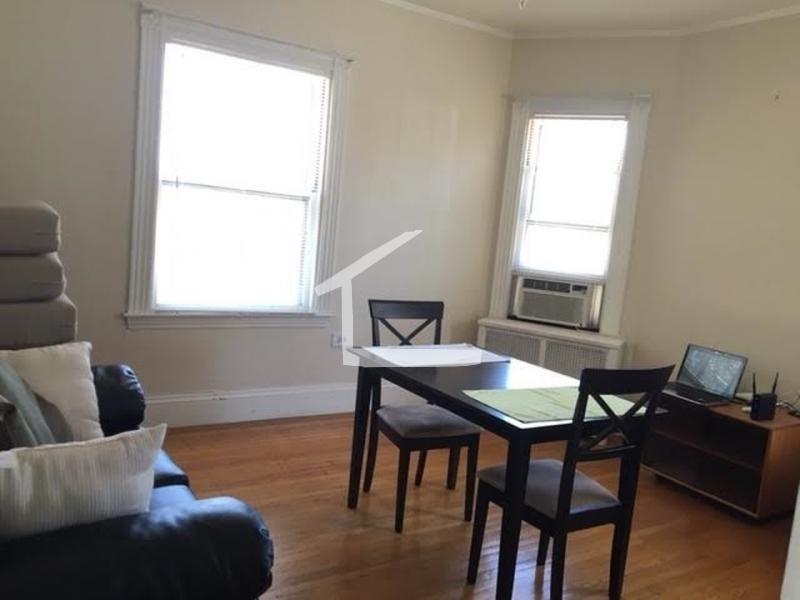 4 Woodstock Ave #2 - Photo 4 of 7