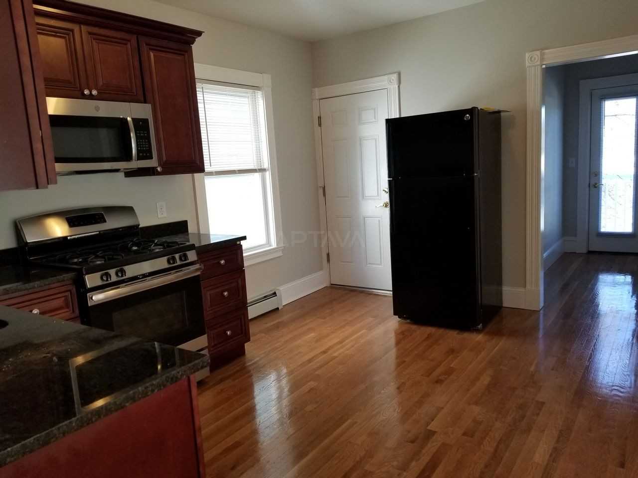 1279 Massachusetts Ave #3 - Photo 4 of 8