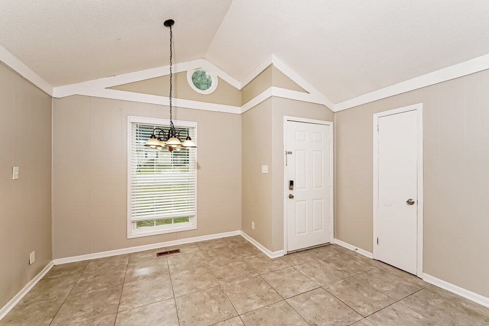 2538 Martin Cir - Photo 4 of 16