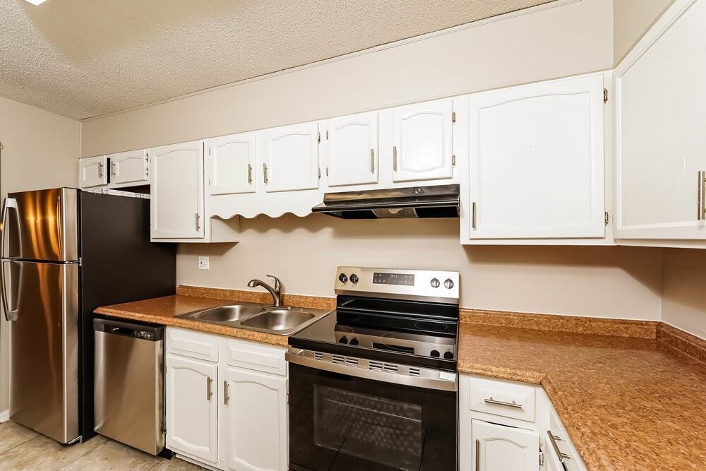 2538 Martin Cir - Photo 7 of 16