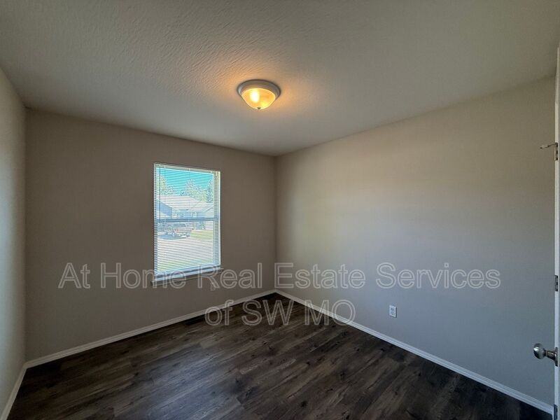 3904 W Linwood St - Photo 7 of 16