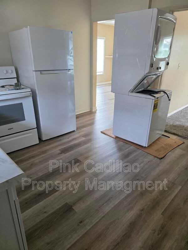 205 N 4th St - Photo 2 of 17