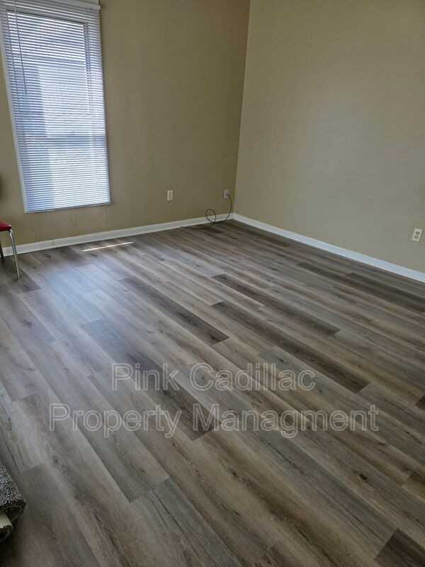 205 N 4th St - Photo 3 of 17